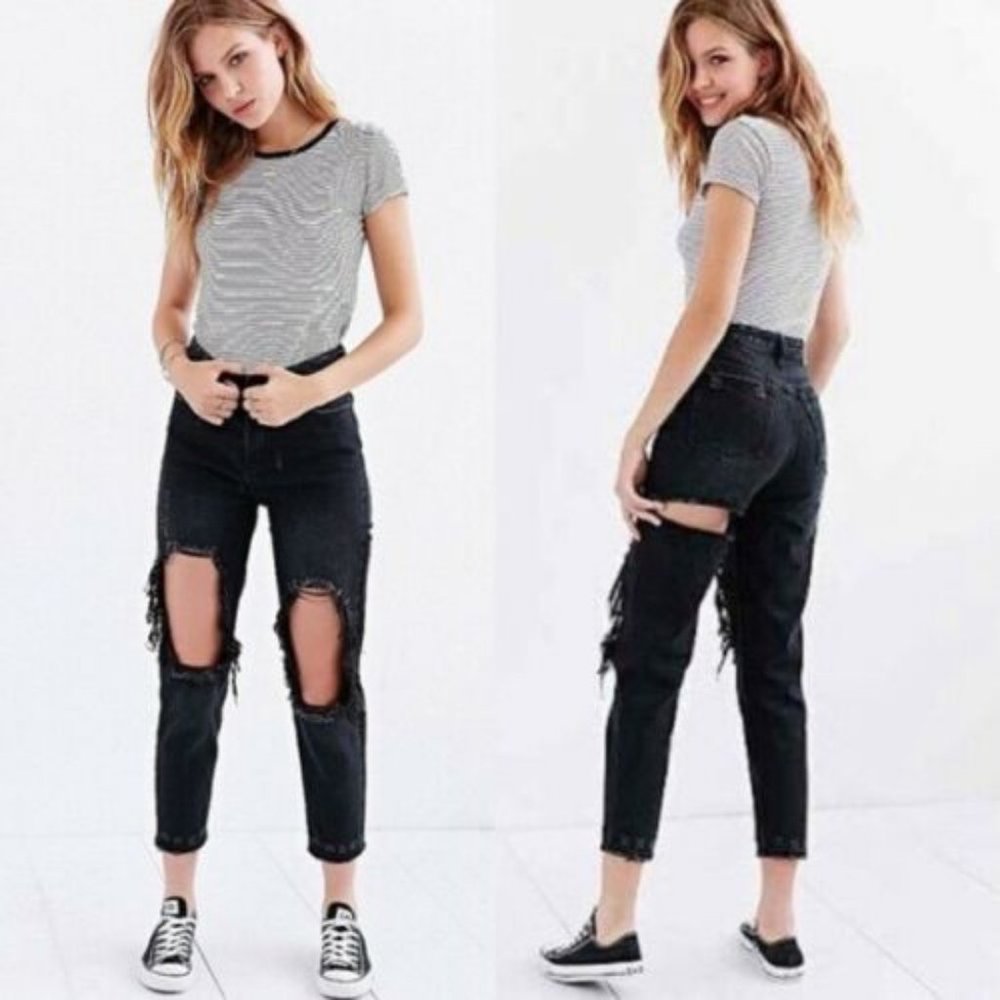 Unif Size TWERK Distressed Boyfriend Jeans Grunge